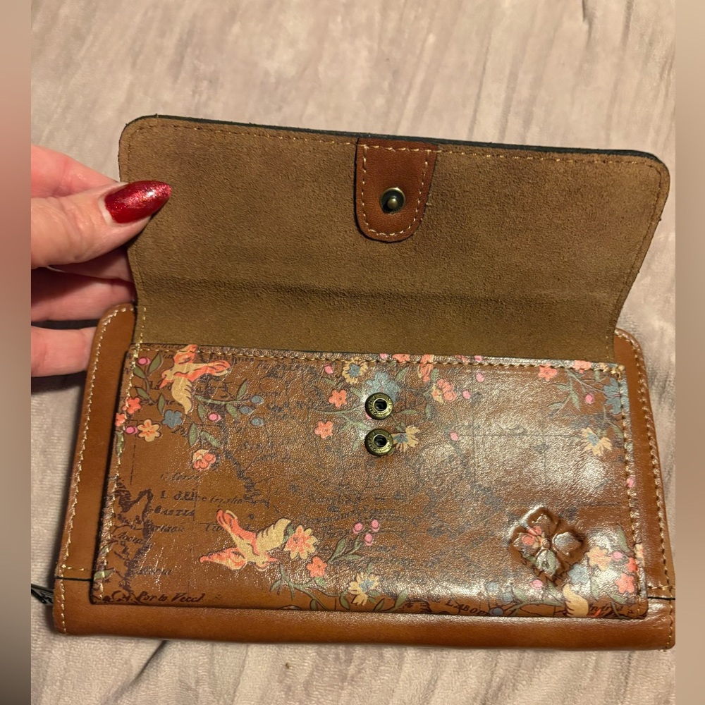 Patricia Nash Azario Leather Crossbody Organizer Wallet - Picture 4 of 11